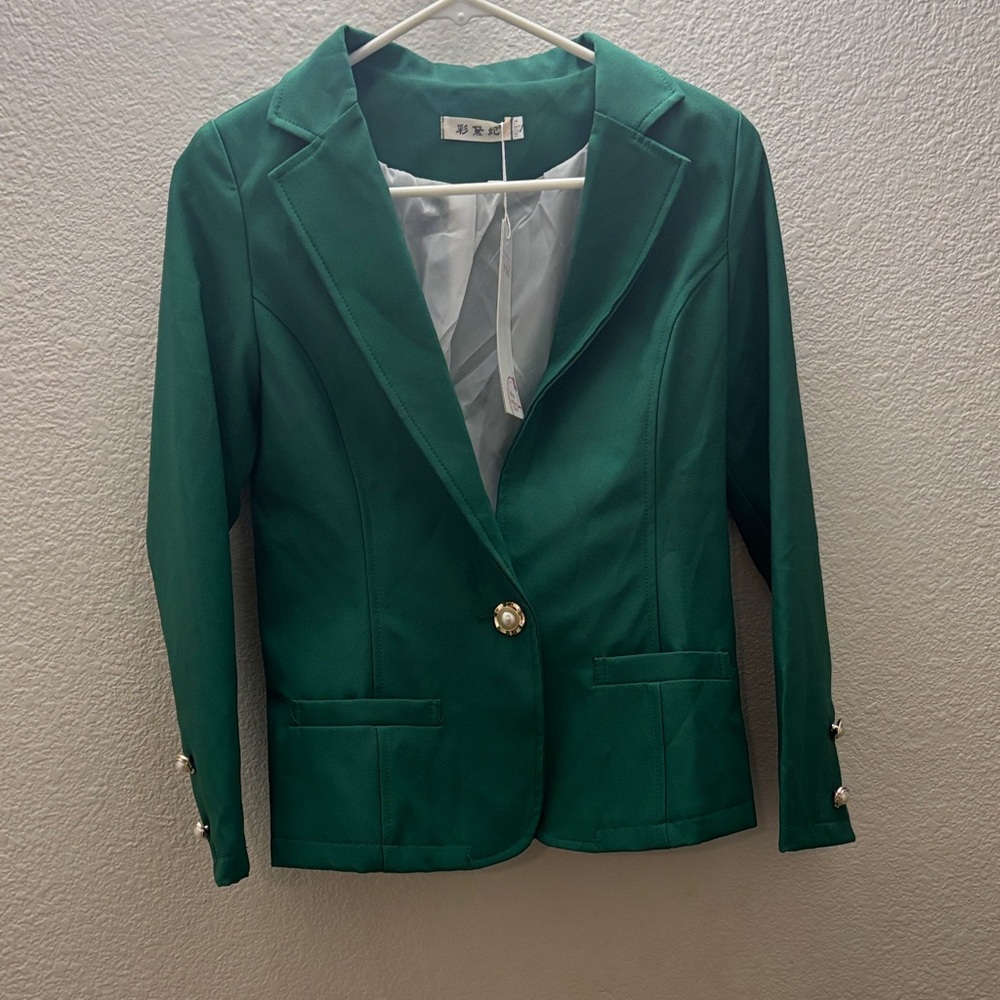 Stylish Green Blazer with Button Accents